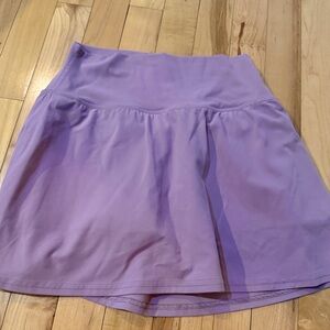 Size 6 lululemon align skirt color is mauve/ very muted purple